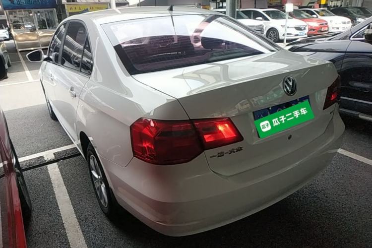 Used Volkswagen Jetta 2015 Value Edition 1.6L Manual Fashionable Style Rear Left 45 Deg