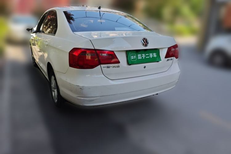 Used Volkswagen Jetta 2015 Value Edition 1.6L Manual Fashionable Style Rear Left 45 Deg