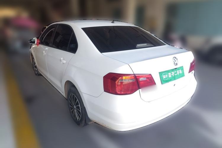 Used Volkswagen Jetta 2015 Value Edition 1.6L Manual Fashionable Style Rear Left 45 Deg