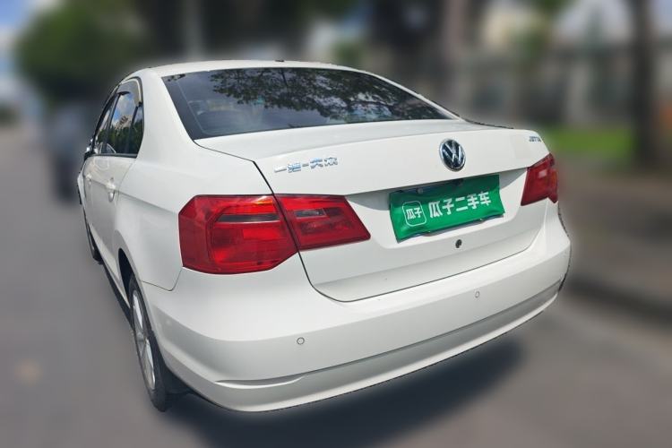 Used Volkswagen Jetta 2015 1.6L Manual Comfort Model Rear Left 45 Deg
