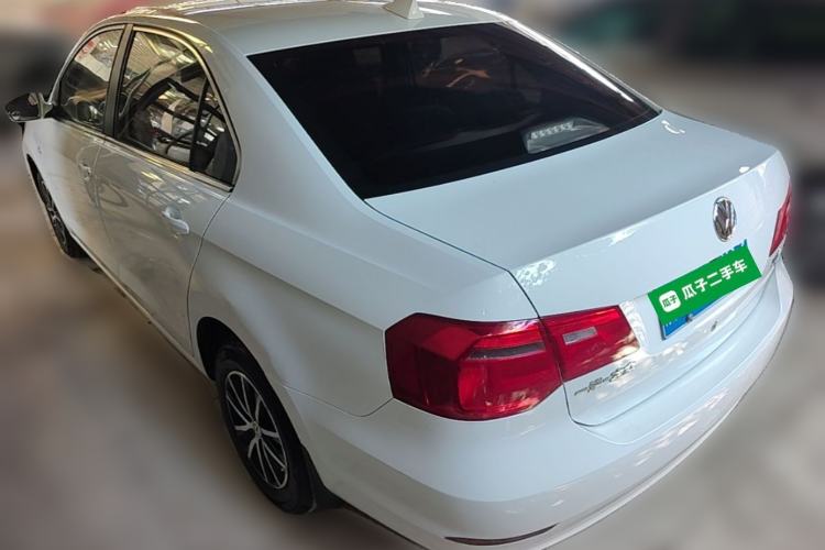 Used Volkswagen Jetta 2015 Value Edition 1.6L Manual Fashionable Style Rear Left 45 Deg