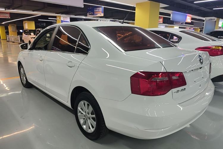 Used Volkswagen Jetta 2015 Value Edition 1.6L Manual Fashionable Style Rear Left 45 Deg