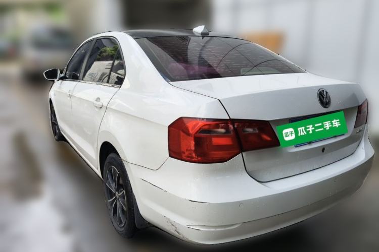 Used Volkswagen Jetta 2015 Value Edition 1.6L Automatic Comfort Version Rear Left 45 Deg