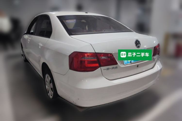Used Volkswagen Jetta 2015 Value Edition 1.6L Manual Fashionable Style Rear Left 45 Deg