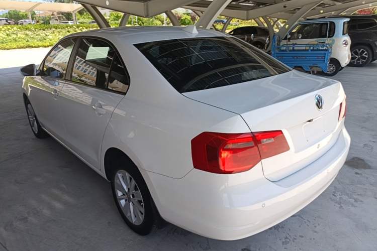 Used Volkswagen Jetta 2015 1.6L Manual Comfort Model Rear Left 45 Deg