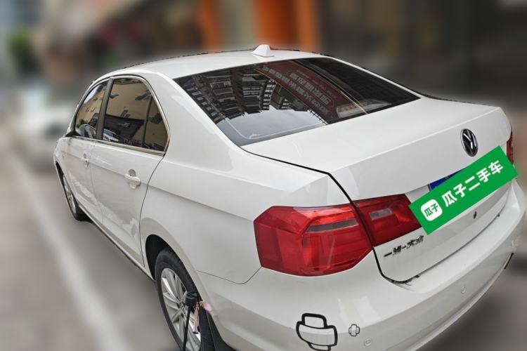 Used Volkswagen Jetta 2015 Value Edition 1.6L Automatic Comfort Version Rear Left 45 Deg