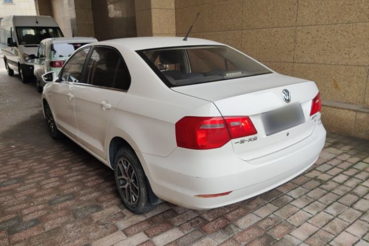 Used Volkswagen Jetta 2015 Value Edition 1.6L Manual Fashionable Style Rear Left 45 Deg
