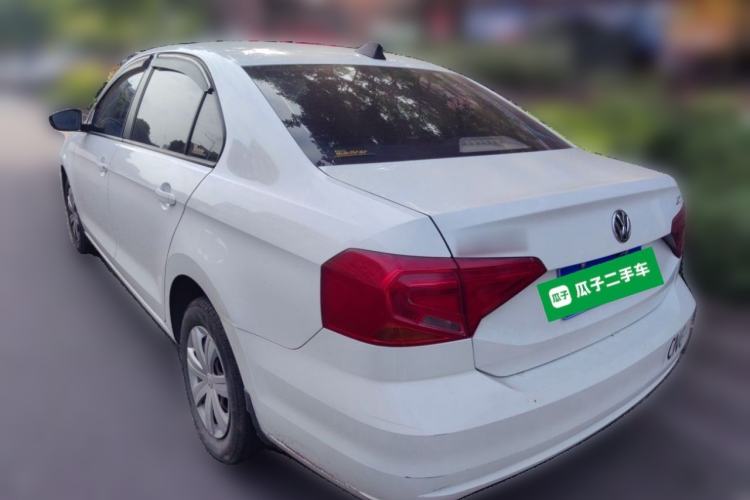 Used Volkswagen Jetta 2015 1.6L Manual Fashion Edition Rear Left 45 Deg
