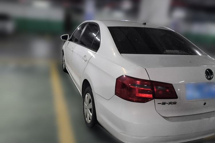 Used Volkswagen Jetta 2015 Zhuihui Edition 1.4L Manual Fashion Model Rear Left 45 Deg