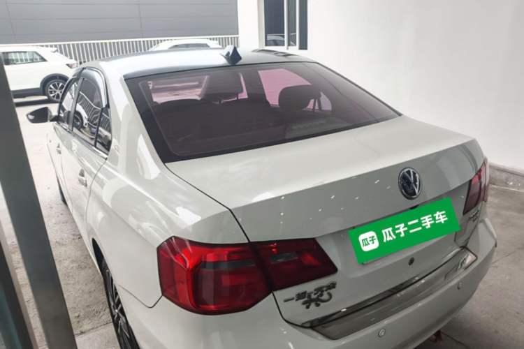 Used Volkswagen Jetta 2015 Value Edition 1.6L Automatic Fashion Version Rear Left 45 Deg