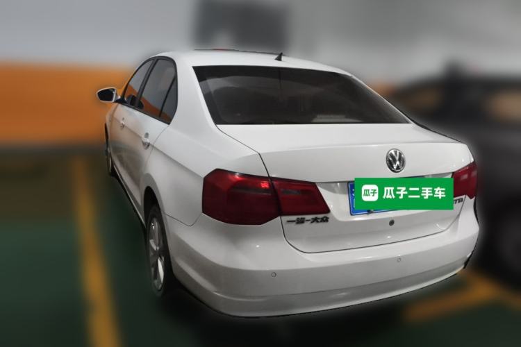 Used Volkswagen Jetta 2015 Value Edition 1.6L Automatic Comfort Version Rear Left 45 Deg