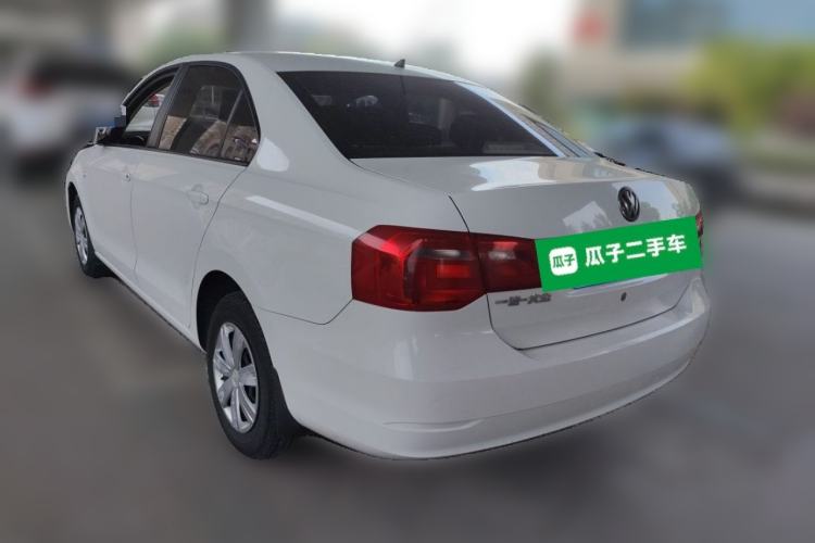Used Volkswagen Jetta 2015 Value Edition 1.6L Manual Fashionable Style Rear Left 45 Deg