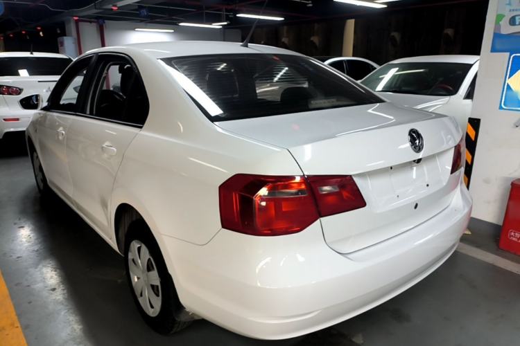 Used Volkswagen Jetta 2015 Value Edition 1.6L Manual Fashionable Style Rear Left 45 Deg