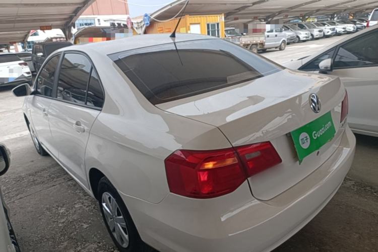 Used Volkswagen Jetta 2015 Value Edition 1.6L Manual Fashionable Style Rear Left 45 Deg