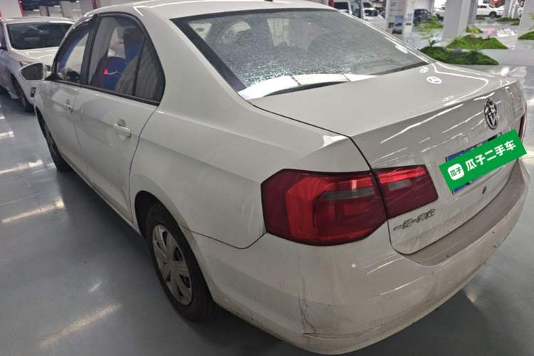 Used Volkswagen Jetta 2015 Value Edition 1.6L Manual Fashionable Style Rear Left 45 Deg
