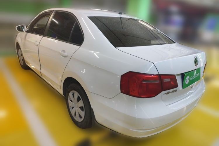 Used Volkswagen Jetta 2015 Value Edition 1.6L Manual Fashionable Style Rear Left 45 Deg
