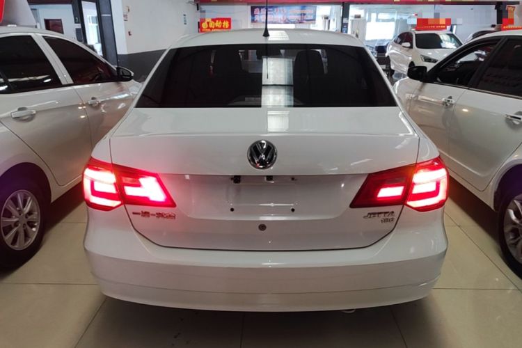 Used Volkswagen Jetta 2015 1.6L Manual Fashion Edition Rear