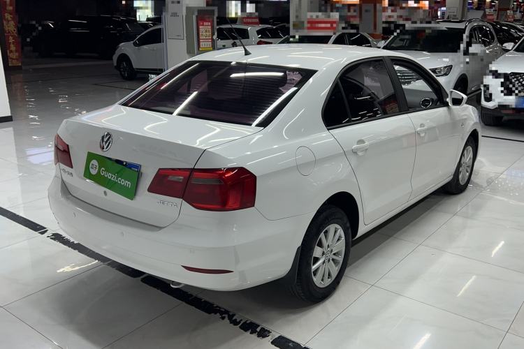 Used Volkswagen Jetta 2015 Zhuihui Edition 1.4L Manual Fashion Model Rear Right 45 Deg