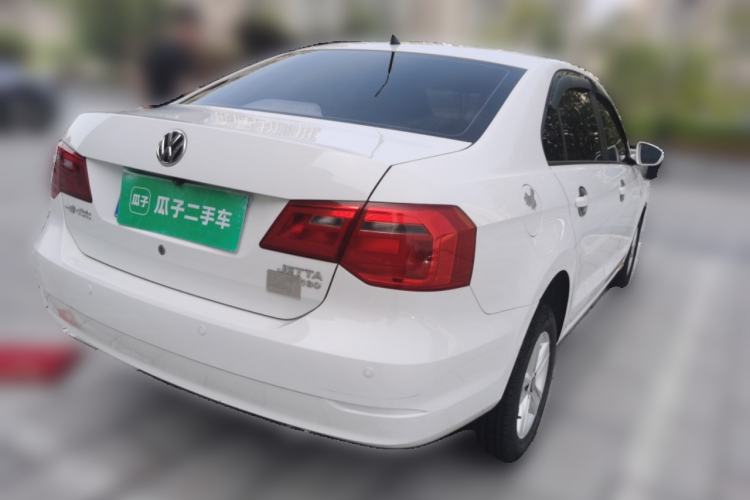 Used Volkswagen Jetta 2015 Value Edition 1.6L Manual Fashionable Style Rear Right 45 Deg