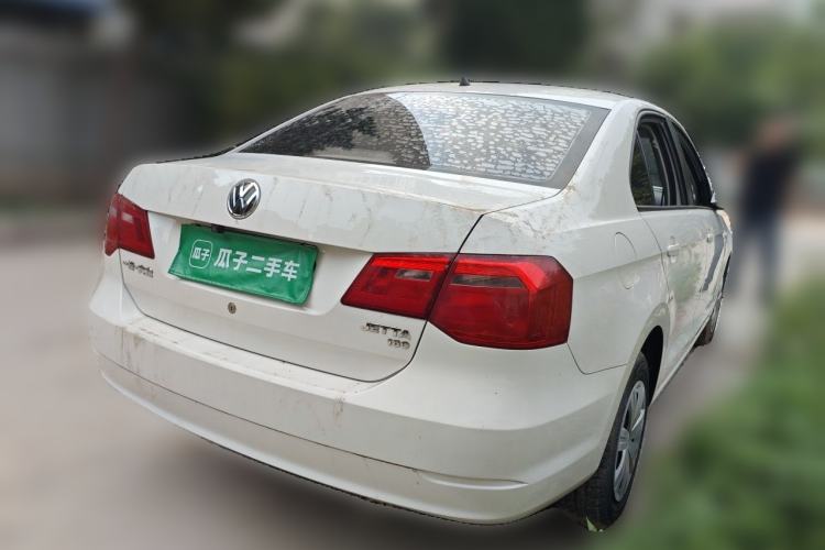 Used Volkswagen Jetta 2015 Value Edition 1.6L Manual Fashionable Style Rear Right 45 Deg