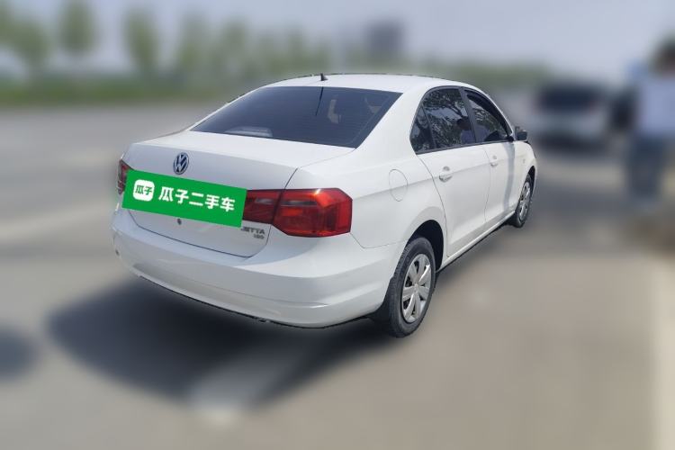 Used Volkswagen Jetta 2015 Value Edition 1.6L Manual Fashionable Style Rear Right 45 Deg