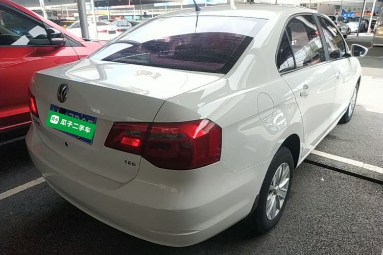 Used Volkswagen Jetta 2015 Value Edition 1.6L Manual Fashionable Style Rear Right 45 Deg