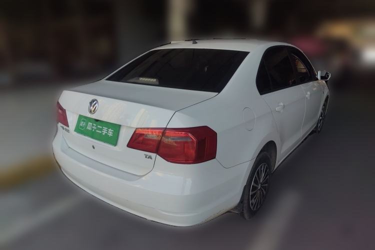 Used Volkswagen Jetta 2015 Value Edition 1.6L Manual Fashionable Style Rear Right 45 Deg