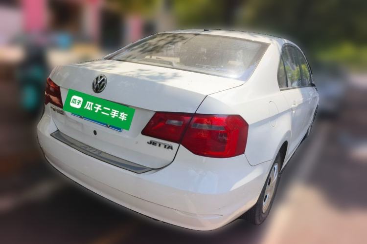 Used Volkswagen Jetta 2015 1.6L Manual Fashion Edition Rear Right 45 Deg