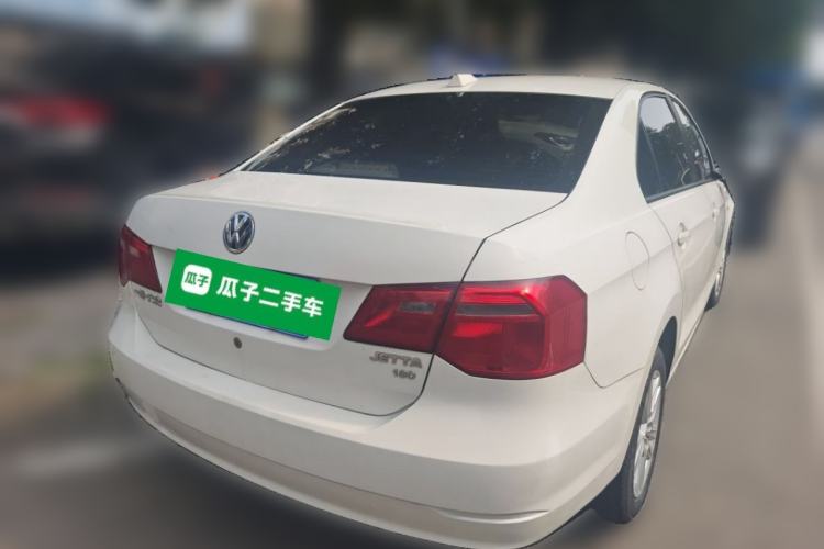 Used Volkswagen Jetta 2015 Value Edition 1.6L Manual Fashionable Style Rear Right 45 Deg