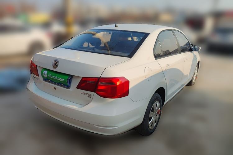 Used Volkswagen Jetta 2015 Value Edition 1.6L Manual Fashionable Style Rear Right 45 Deg