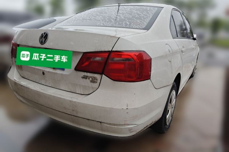 Used Volkswagen Jetta 2015 Value Edition 1.6L Manual Fashionable Style Rear Right 45 Deg