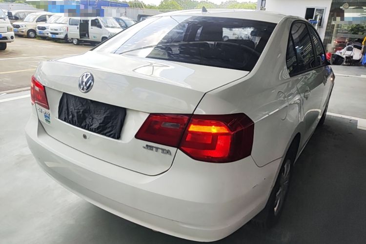 Used Volkswagen Jetta 2015 1.6L Automatic Fashion Model Rear Right 45 Deg