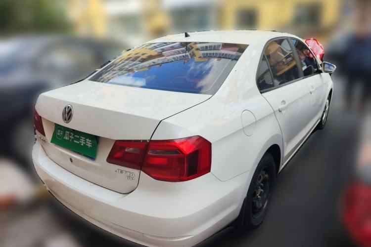Used Volkswagen Jetta 2015 Value Edition 1.6L Manual Fashionable Style Rear Right 45 Deg