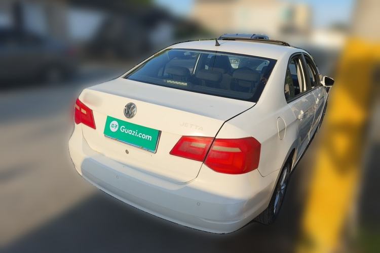 Used Volkswagen Jetta 2015 Value Edition 1.6L Automatic Comfort Version Rear Right 45 Deg