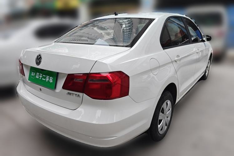Used Volkswagen Jetta 2015 Value Edition 1.6L Manual Fashionable Style Rear Right 45 Deg