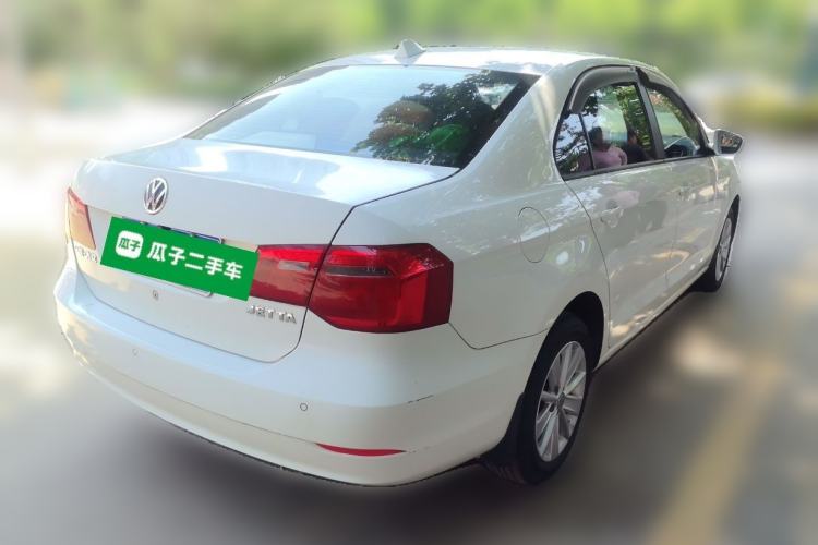 Used Volkswagen Jetta 2015 Value Edition 1.6L Automatic Comfort Version Rear Right 45 Deg