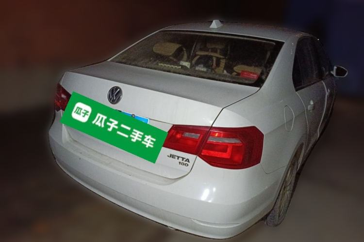 Used Volkswagen Jetta 2015 Value Edition 1.6L Manual Fashionable Style Rear Right 45 Deg