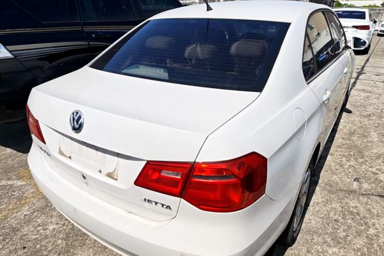 Used Volkswagen Jetta 2015 1.6L Automatic Luxury Model Rear Right 45 Deg