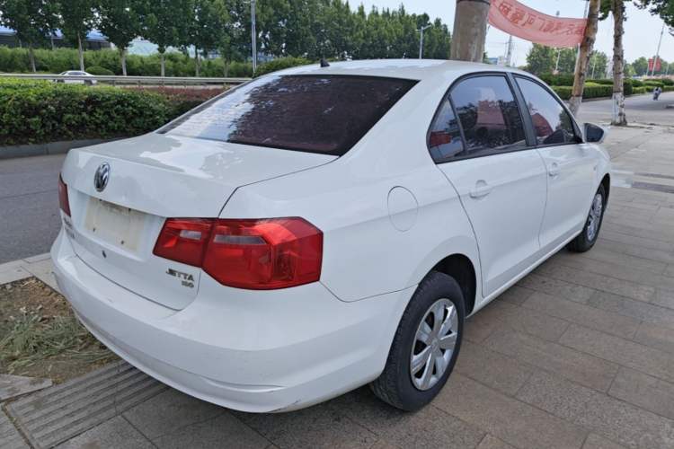 Used Volkswagen Jetta 2015 Value Edition 1.6L Manual Fashionable Style Rear Right 45 Deg