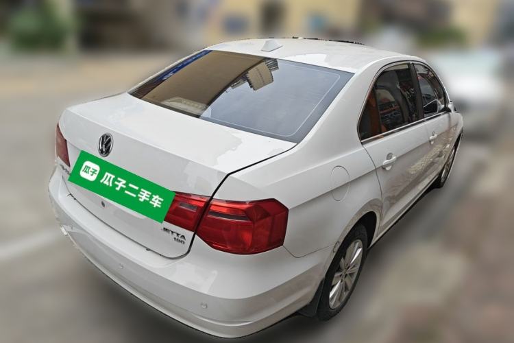 Used Volkswagen Jetta 2015 Value Edition 1.6L Automatic Comfort Version Rear Right 45 Deg