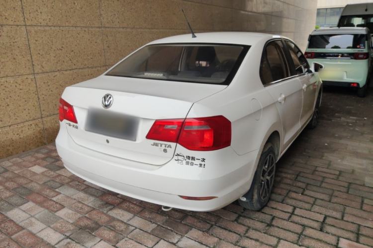 Used Volkswagen Jetta 2015 Value Edition 1.6L Manual Fashionable Style Rear Right 45 Deg