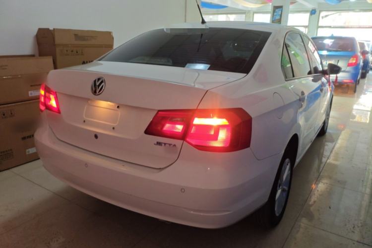 Used Volkswagen Jetta 2015 Value Edition 1.6L Automatic Comfort Version Rear Right 45 Deg