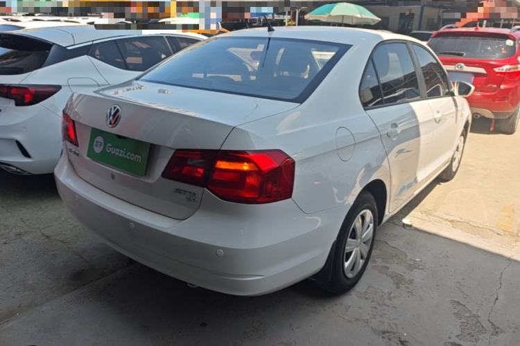 Used Volkswagen Jetta 2015 Value Edition 1.6L Manual Fashionable Style Rear Right 45 Deg