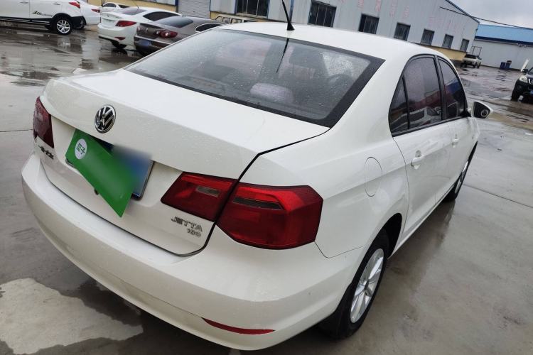 Used Volkswagen Jetta 2015 Value Edition 1.6L Manual Fashionable Style Rear Right 45 Deg
