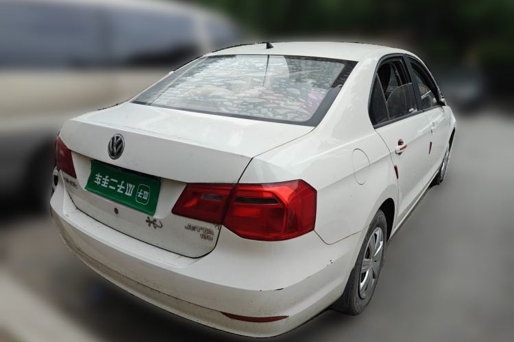 Used Volkswagen Jetta 2015 Value Edition 1.6L Manual Fashionable Style Rear Right 45 Deg