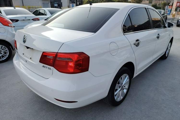 Used Volkswagen Jetta 2015 1.6L Manual Comfort Model Rear Right 45 Deg