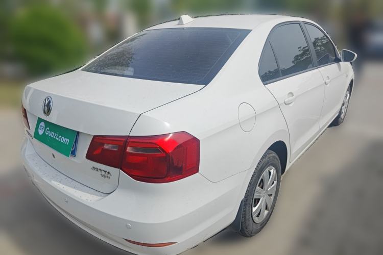 Used Volkswagen Jetta 2015 Value Edition 1.6L Manual Fashionable Style Rear Right 45 Deg