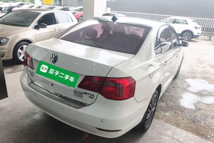 Used Volkswagen Jetta 2015 Value Edition 1.6L Automatic Fashion Version Rear Right 45 Deg