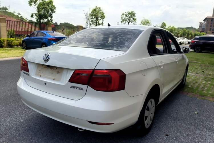 Used Volkswagen Jetta 2015 1.6L Automatic Fashion Model Rear Right 45 Deg