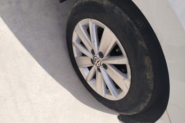 Used Volkswagen Jetta 2015 Value Edition 1.6L Automatic Comfort Version Rear Right 45 Deg